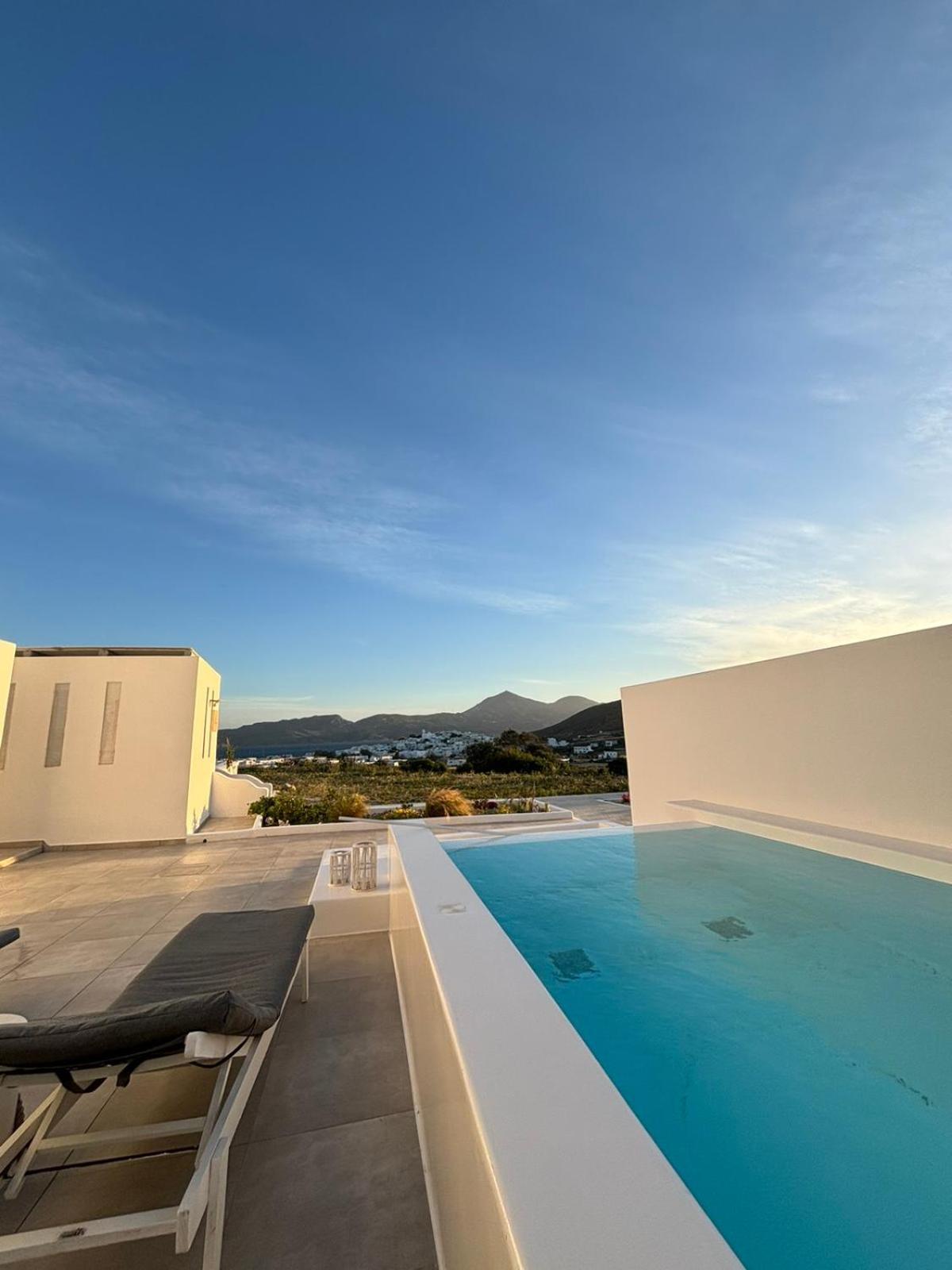 Kapetan Giannis Suite Adamantas  Exterior foto